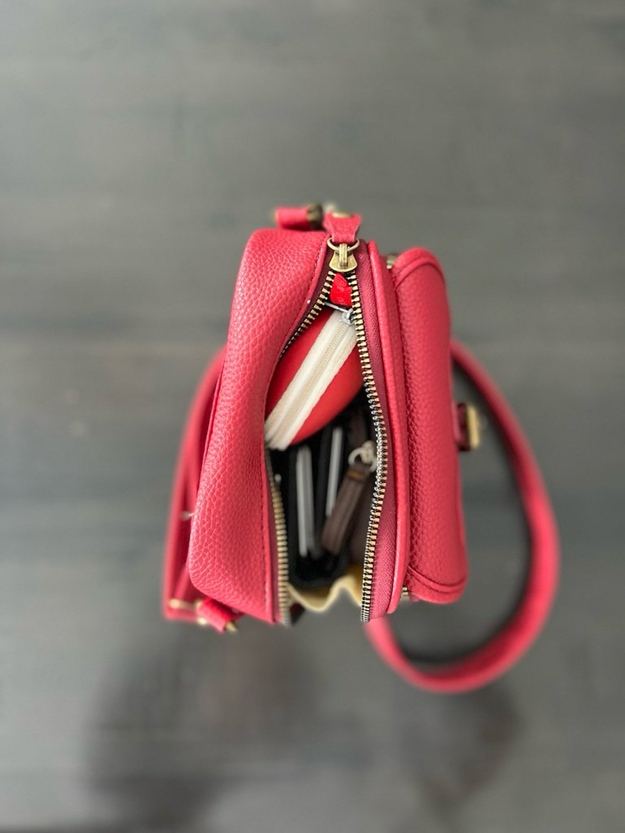 blog-photo-01-26-No.5.jpg-red purse