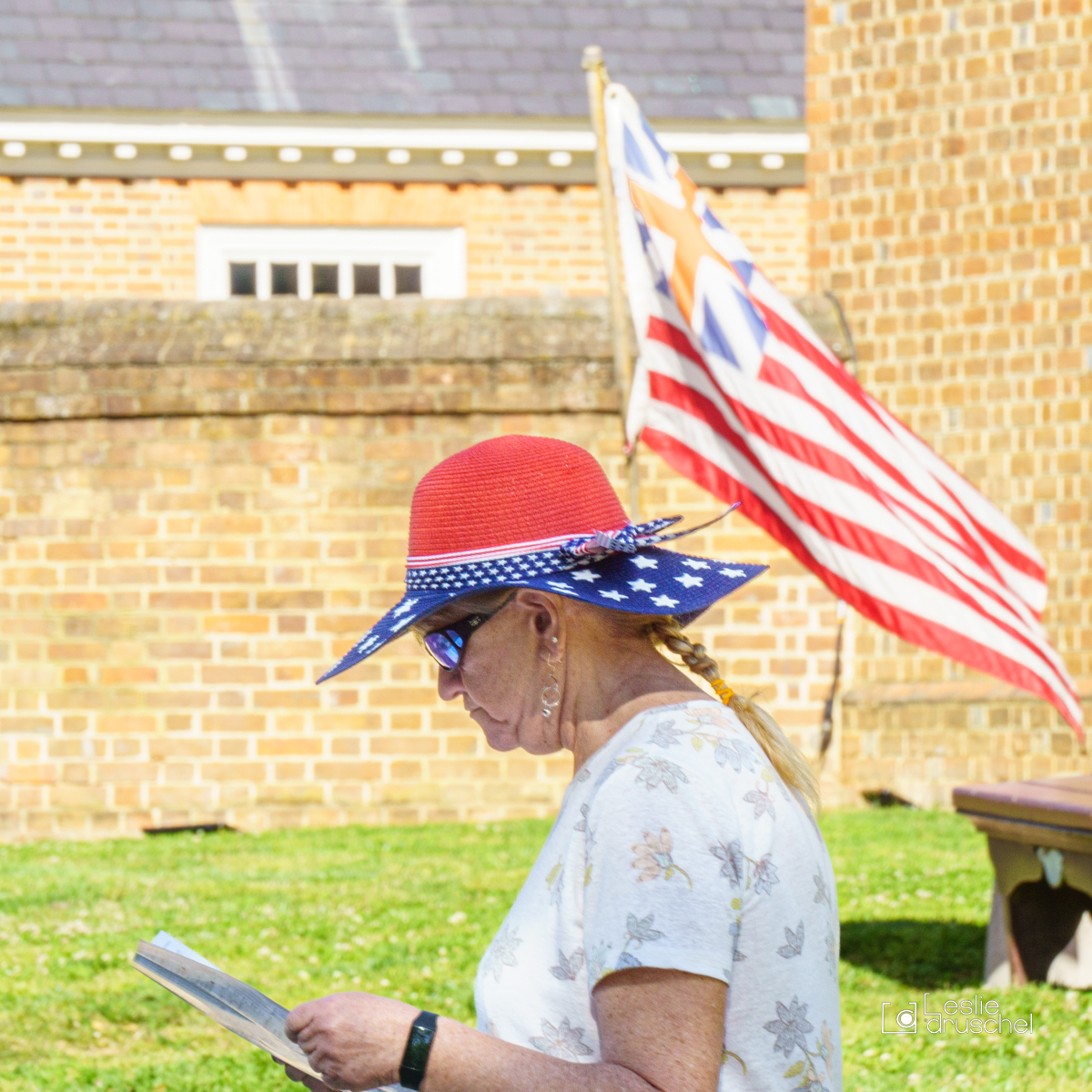 Woman in patriotic hat. Blue.