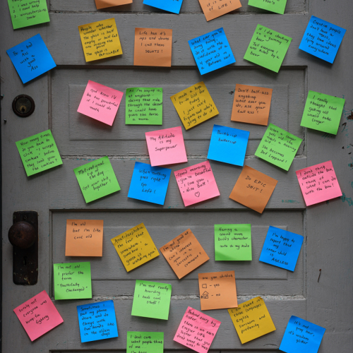 25-11-August-LB.jpg-post it notes